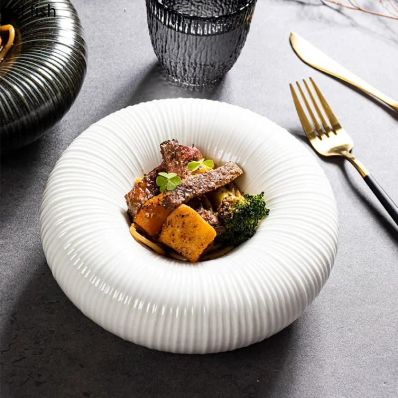 

Утолщенная керамическая посуда Обеденные тарелки Тарелка для сашими Десертная миска Тарелки для суши Тарелка для стейков Фруктовая тарелка Салатница Подставка для сухого льда 7 inch 18x18x9cm белый