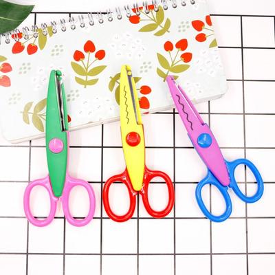Candy Color Minimalistische Spitzenschere Wellenmuster Kawaii Spitzenschere Kindergeschenke