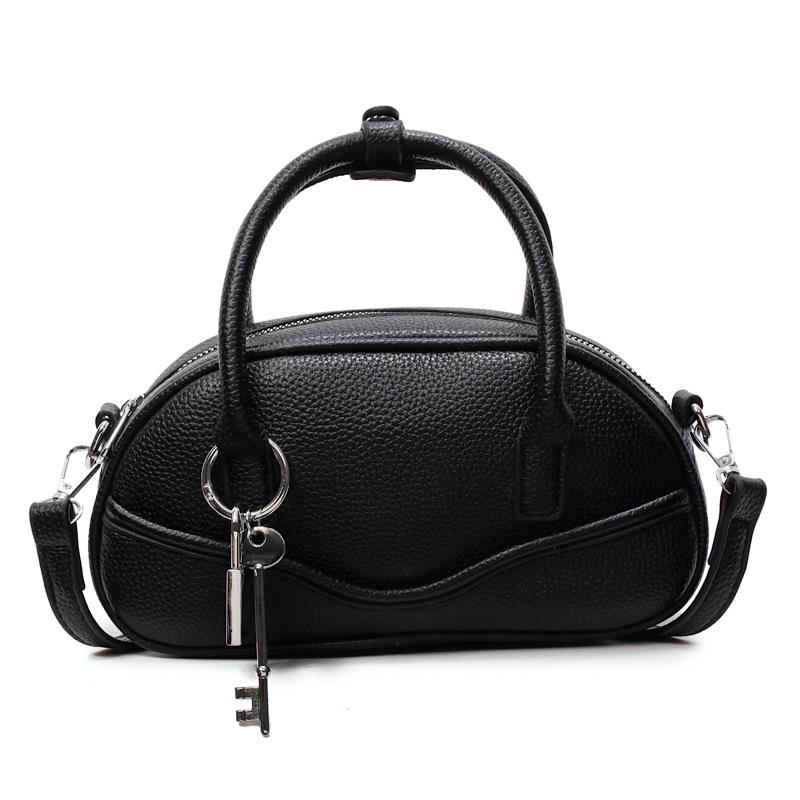 New textured portable bowling bag women's 2025 spring fashion simple shoulder messenger bag popular small square bag