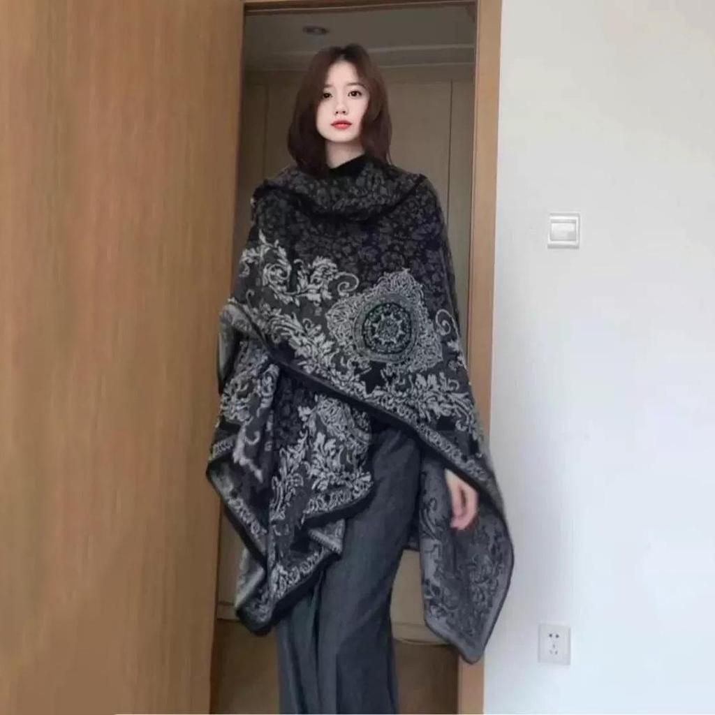 Quelle Fabrik Premium Sense Retro Muster Schal Umhang Damen Outdoor Xinjiang Reise Winddichter Schal Strickjacke