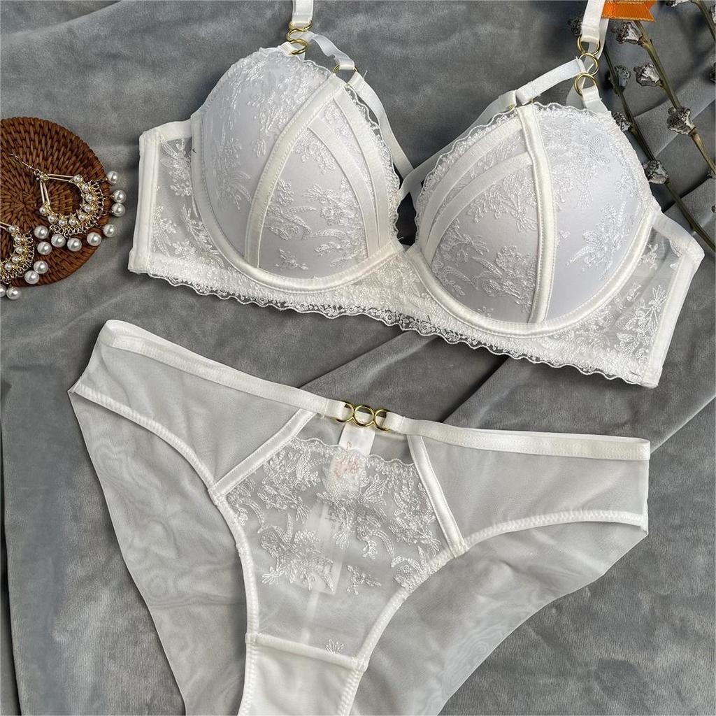 Sexy Lace Bra Set with Cross-straps To Enhance Bust and Enhance Small Chest