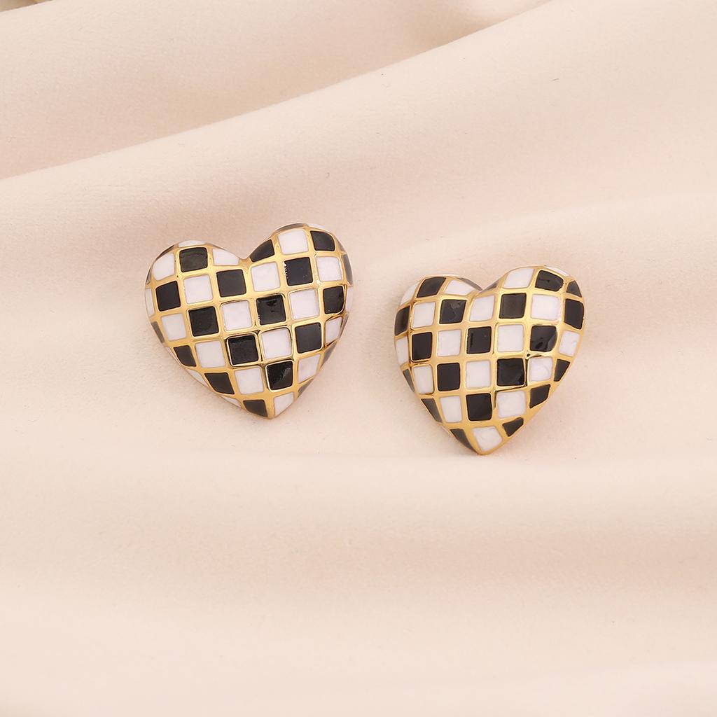 3D Heart Checkered Stud Earrings for Women, Minimalist Versatile Cool Style Ear Jewelry