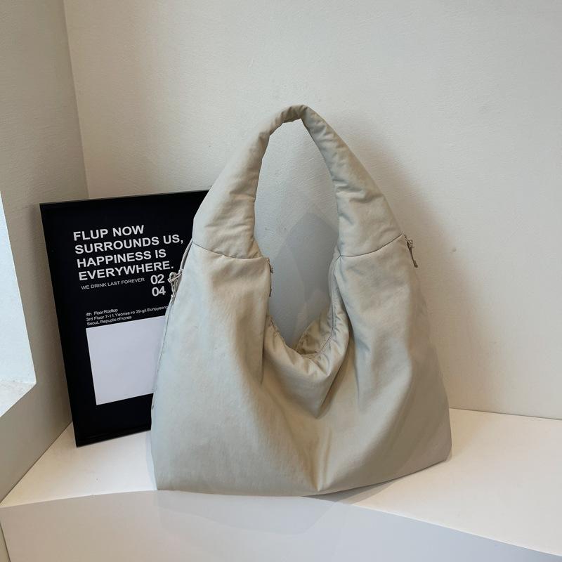 Large capacity casual tote bag women's new trend lazy style shoulder bag simple and lightweight portable underarm bag