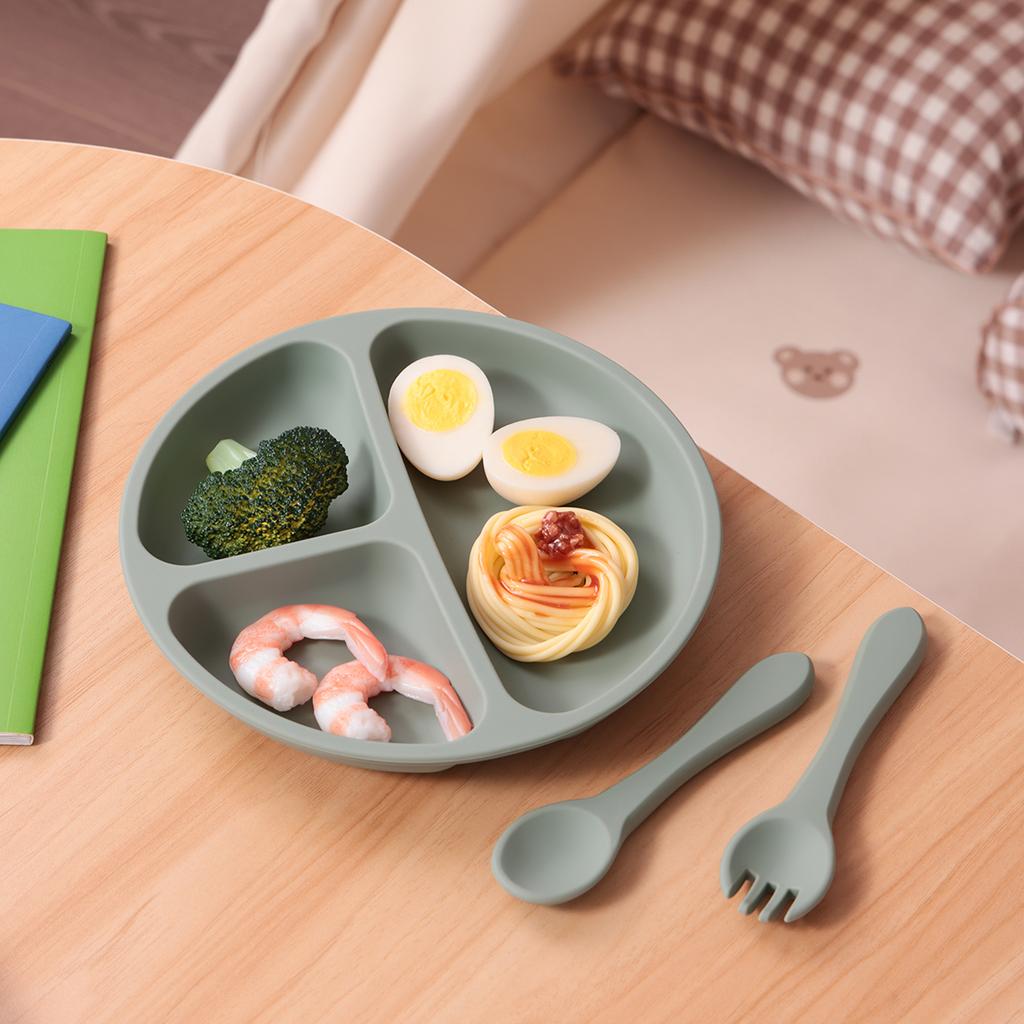 Color Kids 3PCS Silicone Baby Feeding Set Suction Plate Wooden Spoon Fork BPA Free Training Tableware Dish Bowl Gift Set