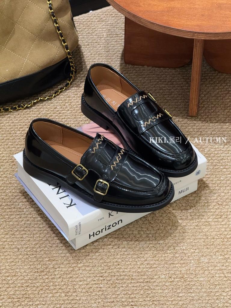 Spring and autumn new brown round head retro belt buckle deep mouth lazy shoes temperament versatile one-pedal loafers women