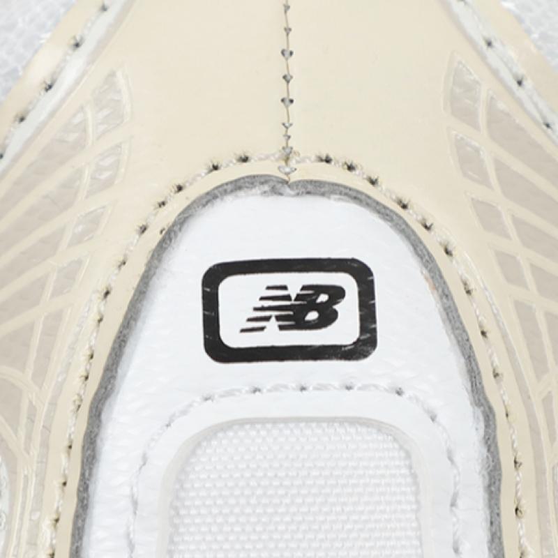 New Balance 740 Timberwolf White