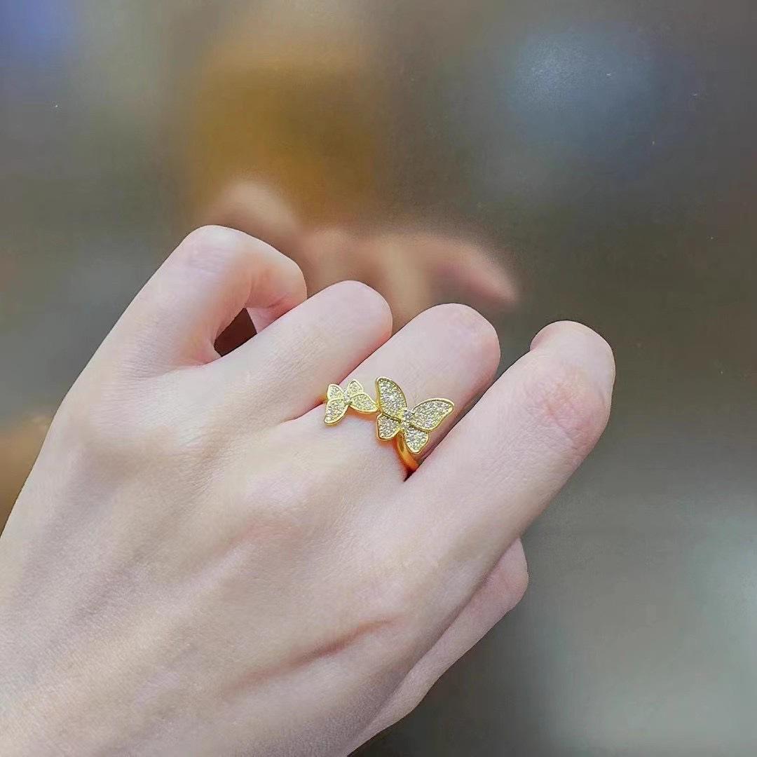 

Корейский хрустальный набор украшений с бабочками: Женский элегантный набор: серьги-гвоздики и ожерелье