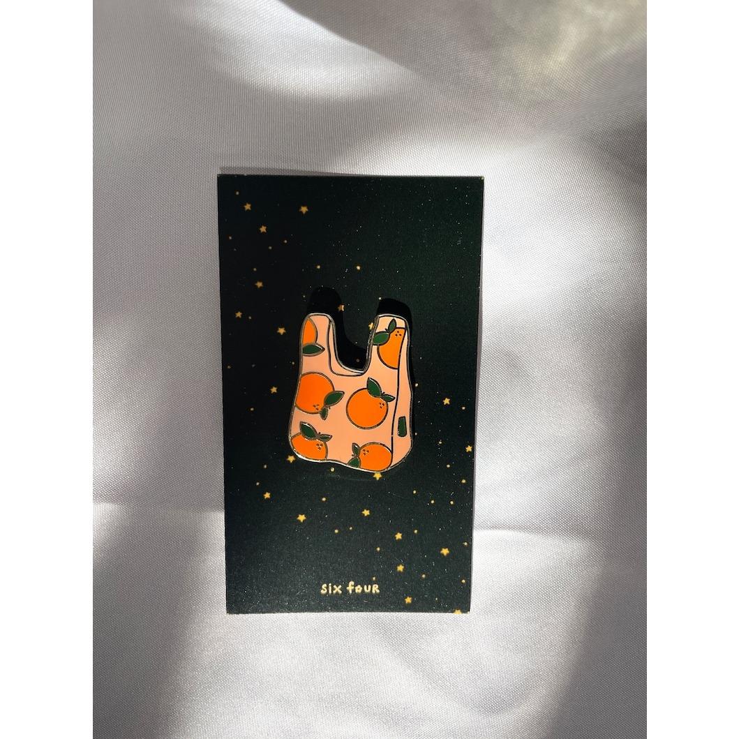 

baggu tote enamel pin with tangerine orange print brooches