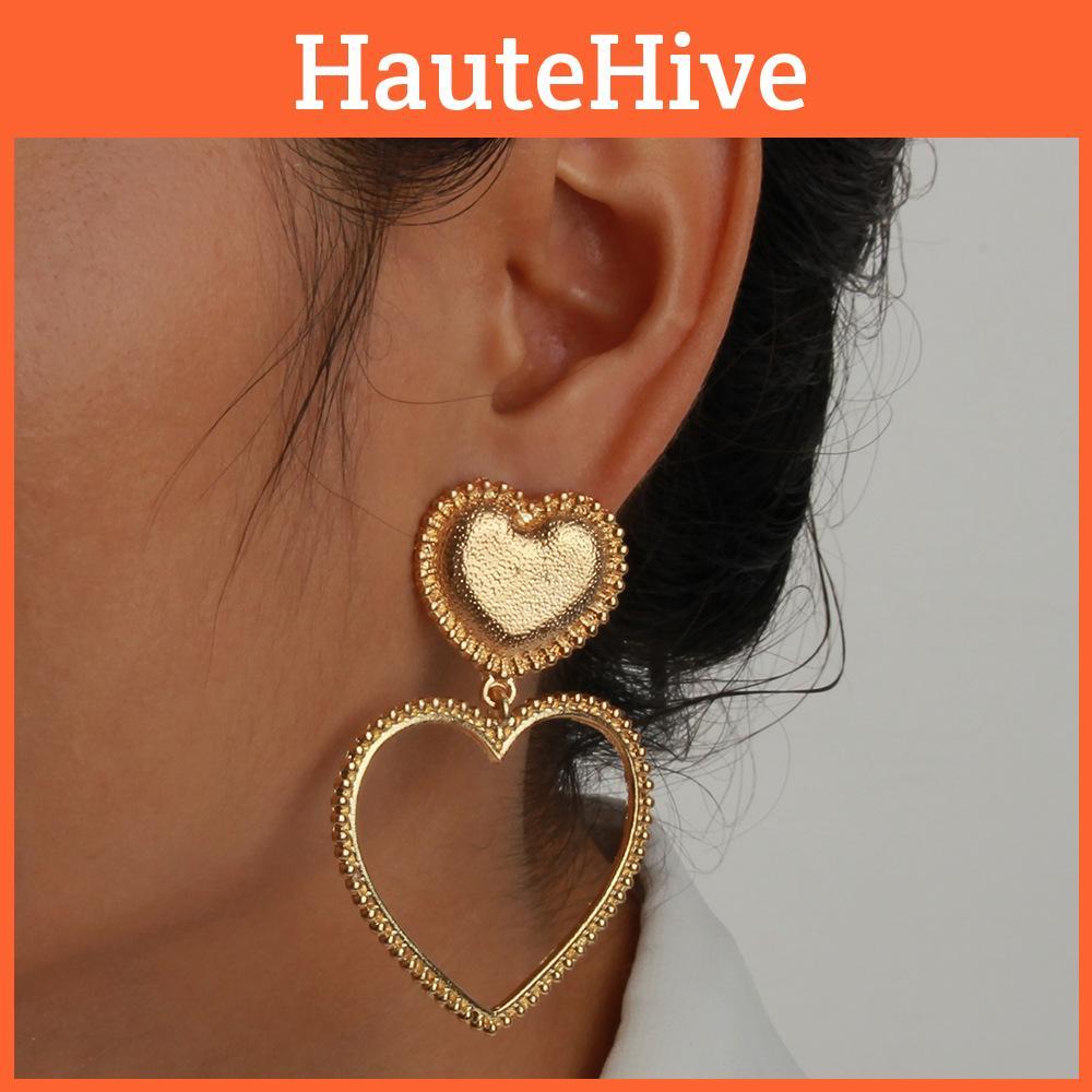 W240 Gold Tone Heart Earrings With Metal Design For Travel Memories And Special Occasions