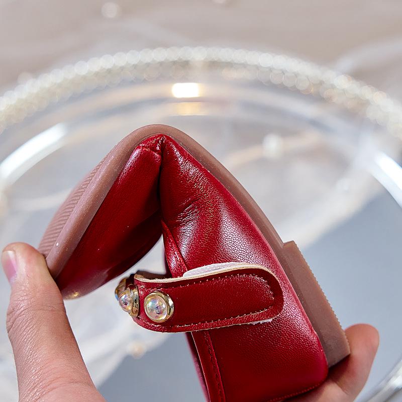 Dětské retro baleríny Mary Jane: Dívčí jednobarevné nízké princeznovské boty s kulatou špičkou, na suchý zip a s perličkami.