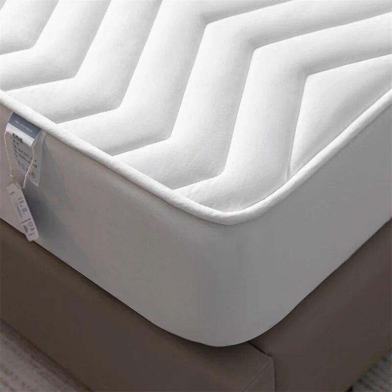 Hochwertiger Luxus-Bettlaken-Matratzenschoner aus gesteppter Baumwolle mit antibakterieller Faserfüllung und Anti-Milben-Bequemlichkeit