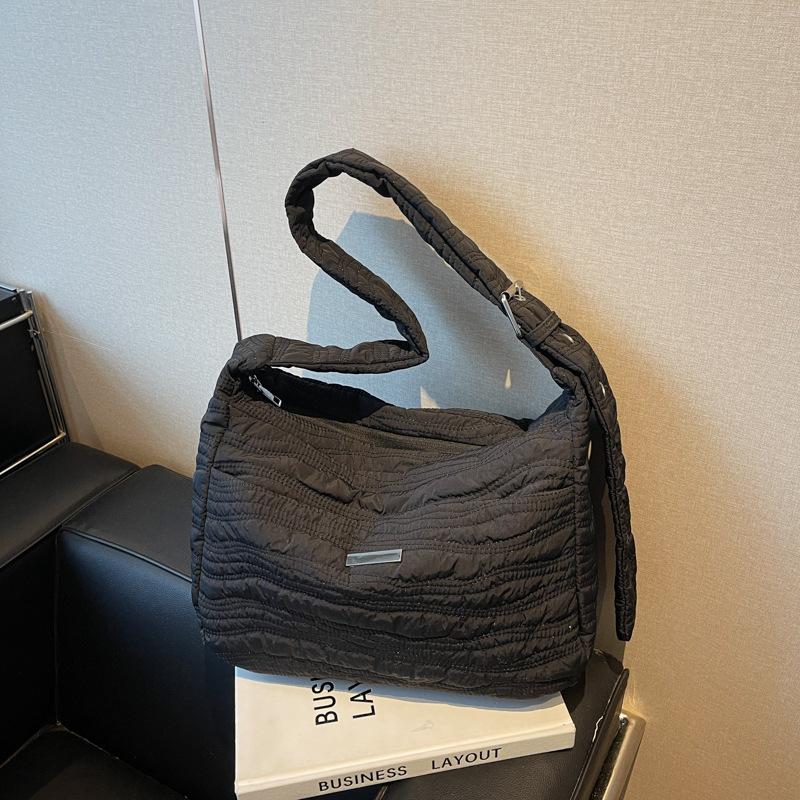 Literary Canvas Bag Korean Lazy Style Underarm Bag Women's 2025 New Large-capacity Tote Bag Wide Shoulder Strap Messenger Bag