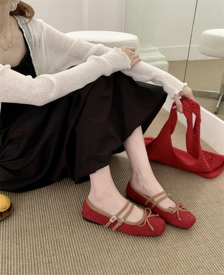 

Korean version of Mary Jane shoes women s head Korean version of bow light mouth single shoes commuter low heel buckle fashion shoes 39 красный