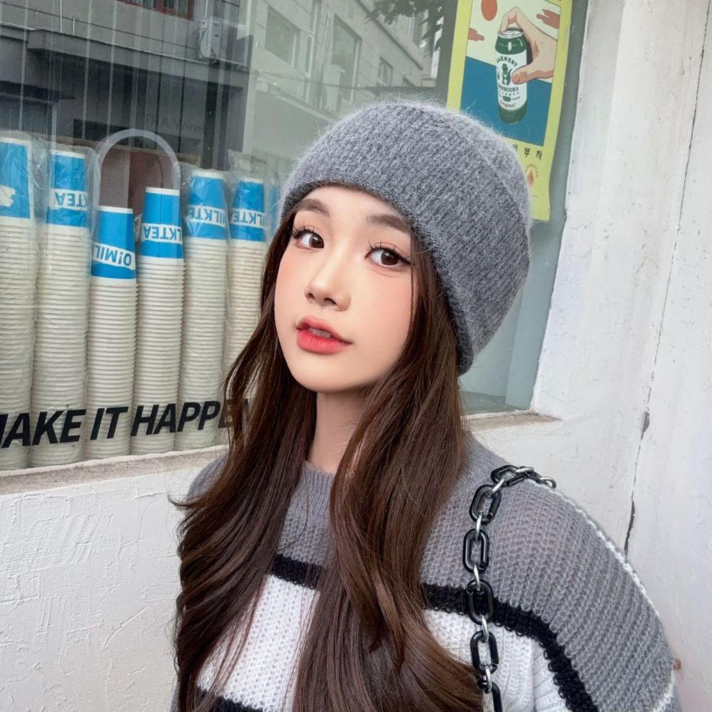 Korean Style Thickened Knit Hats for Women, Ear Protection, Large Fit, Face-Slimming, Warm, In Stock