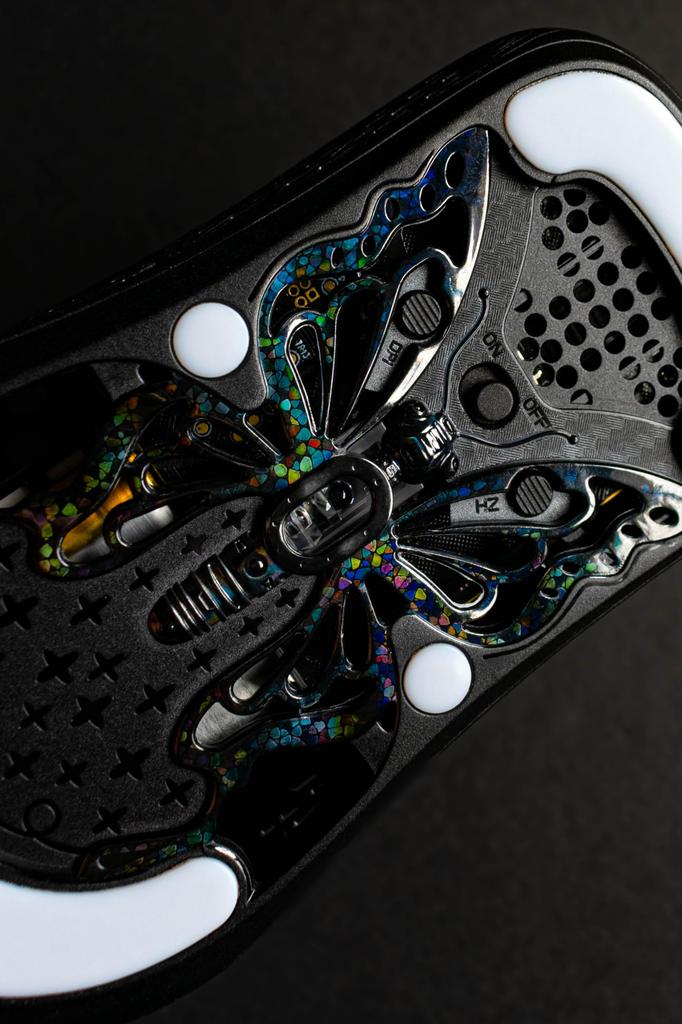 UNIUS BLACK LOTUS CARBON 8K Wireless Gaming Lightweight Carbon Fiber Composite Material Mouse, 39g, PAW3950, []