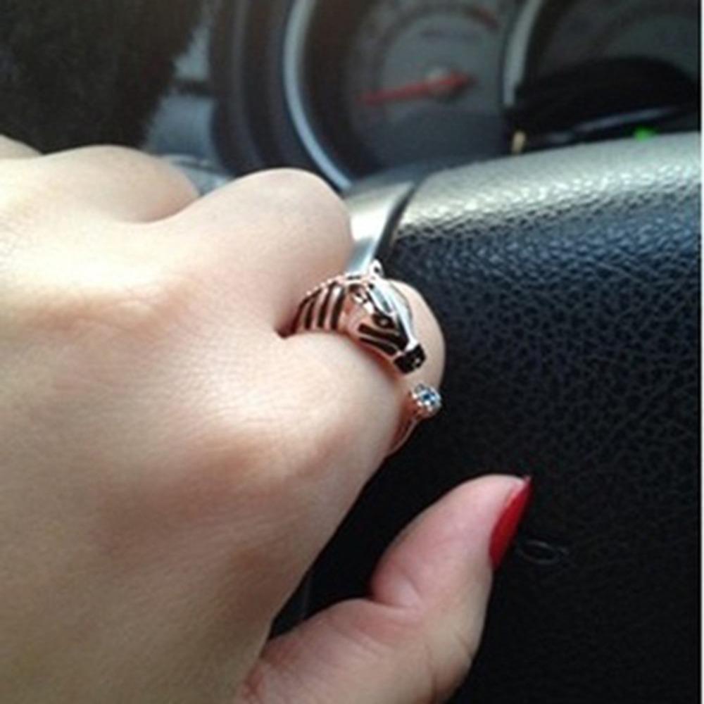 

Open Ring Animal Zebra Design Adjustable Horse Head Rhinestone Creative Fashion Jewelry for Women adjustable