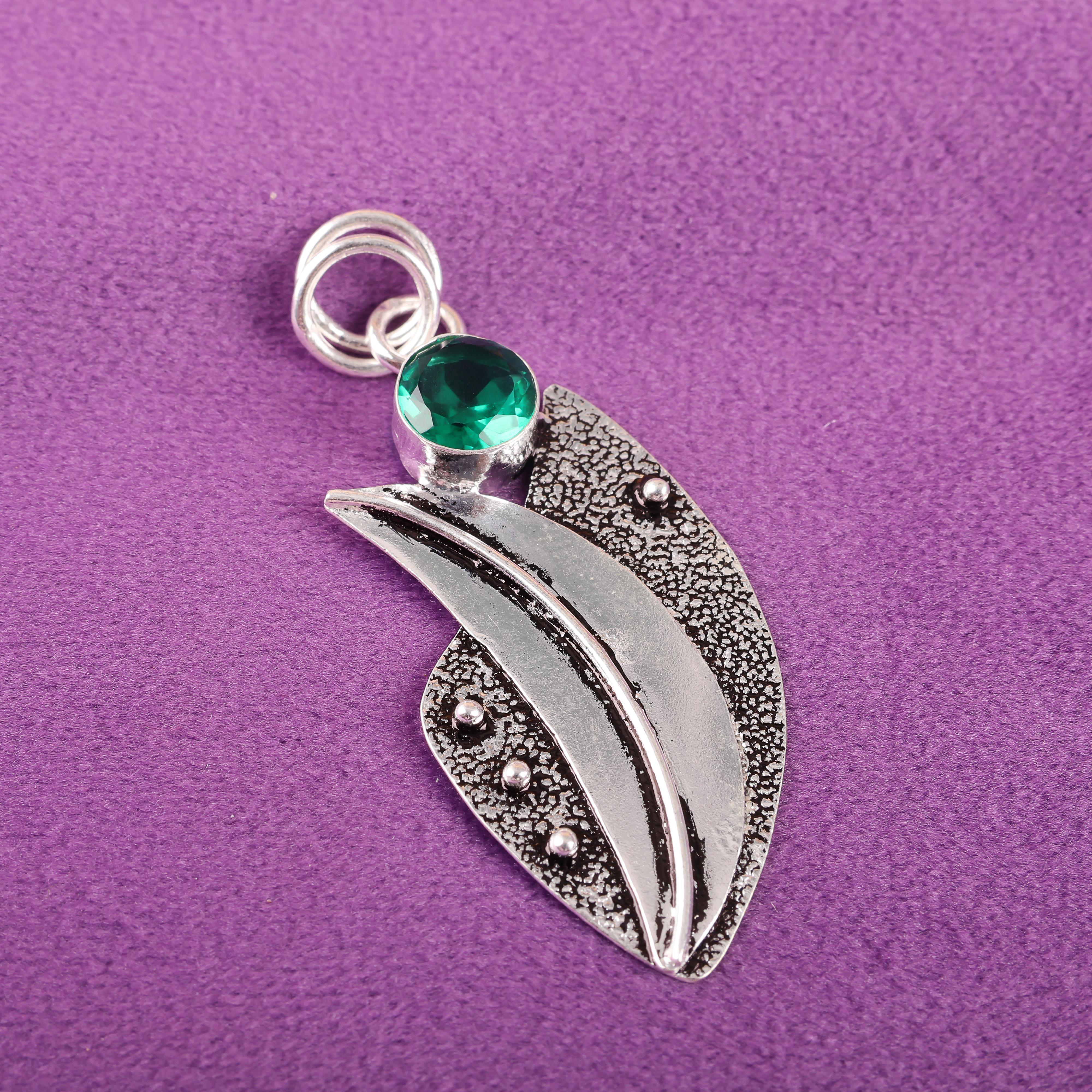 

Ювелирные изделия с подвеской из зеленого изумруда, ручная работа, великолепный серебряный кулон, ювелирные изделия из стерлингового серебра 925 пробы для свадебного подарка 2.05 inches зелёный