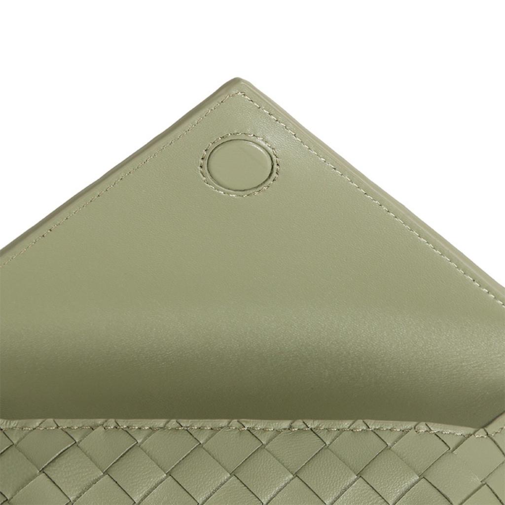 Autumn and winter small fragrant style versatile woven bag simple casual shoulder envelope bag fashionable commuter flip sheepskin bag women