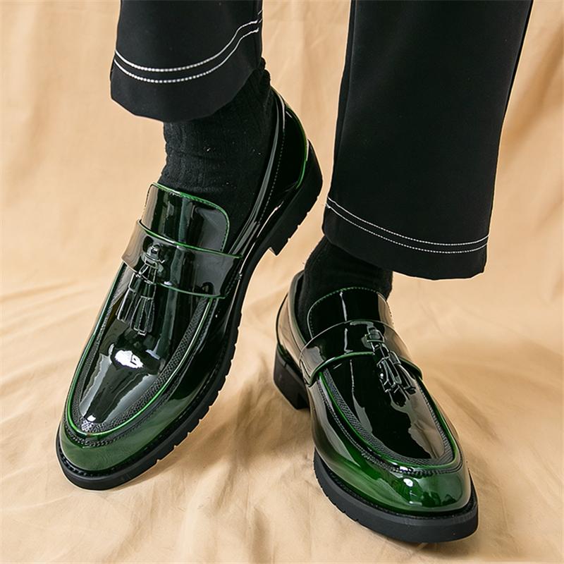 Luxury Designer New Glossy Tassels Patent Leather Casual Business Shoes For Men Slip on Loafter Formal Wedding Dress Homecoming