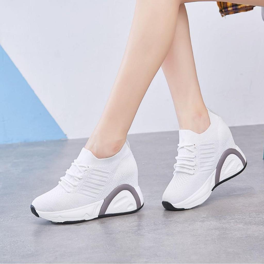 "2024 Autumn Women's White Height-Enhancing Sports Shoes - Korean Style, Breathable, Versatile, and Casual with High Heels"