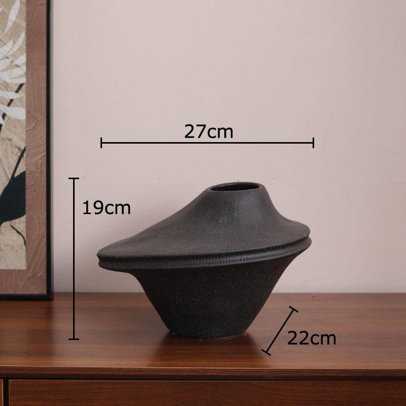 

Black and White Color Blocking Ceramic Vase Gold-plated Plant Pot Table Decoration Flower Arrangement Vases Room Aesthetic Decor