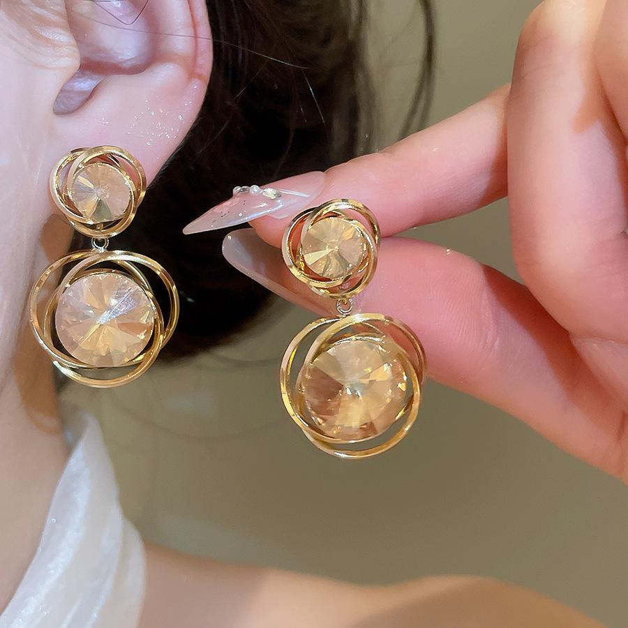 Silver Needle Retro Rhinestone Geometric Stud Earrings - Luxury, Fashionable Accessories for Women