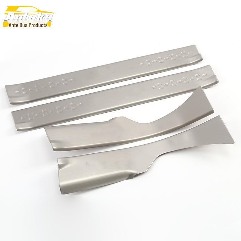 

Накладка на педаль бампера Haval H6 из нержавеющей стали с защитой от царапин