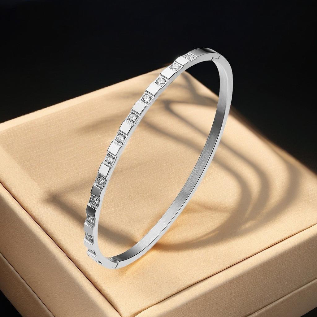 Bracelet Girls Niche Titanium Steel Jewelry Premium Sense Ins Wind Nail Opening Jewelry