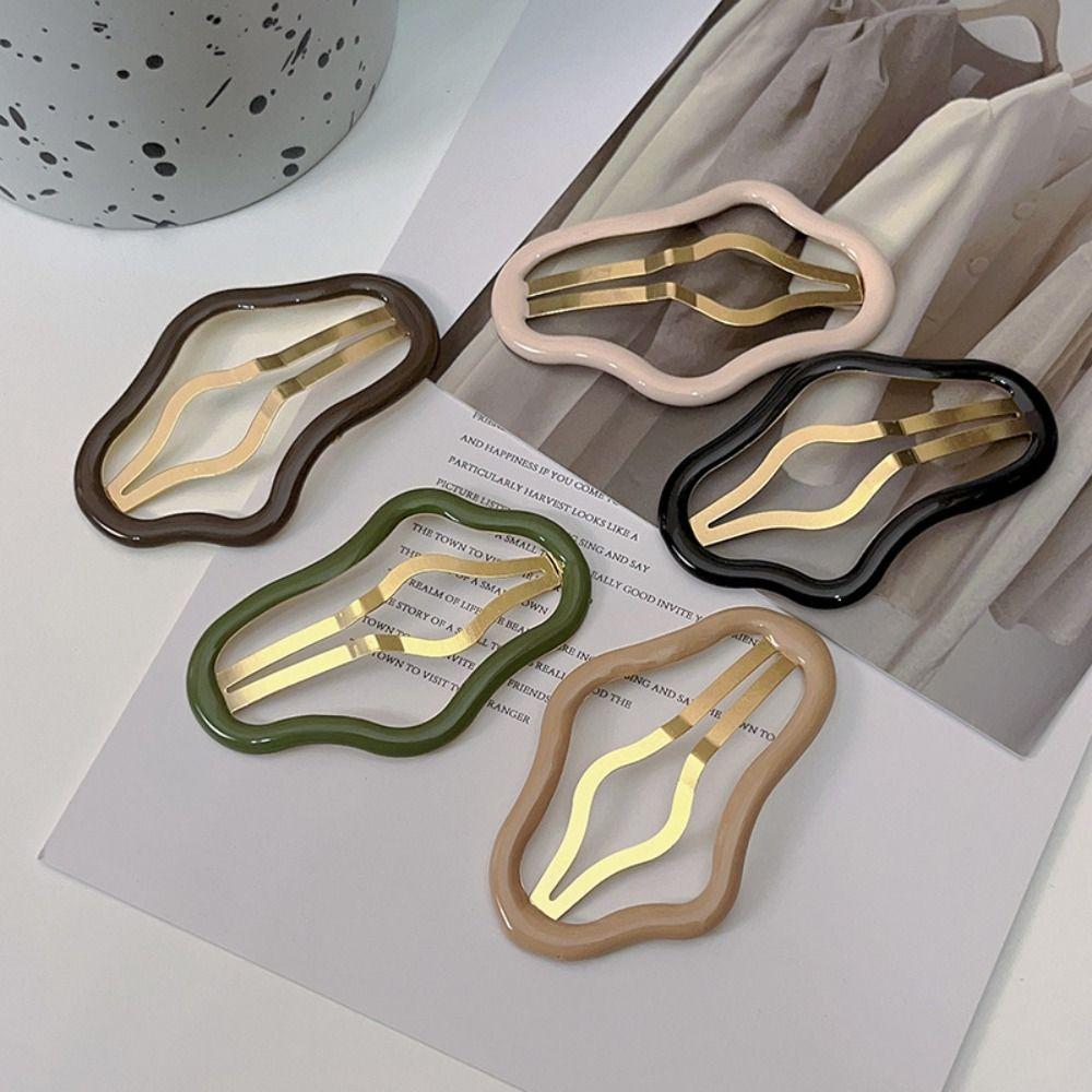 Cute Geometric Clouds Bb Clips Metal Hollow Cloud Hair Clip Korean Style Y2k Hollow Metal Hairpin Photograph