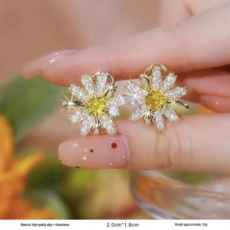 French Retro Pearl Plaid Earrings: Luxury Korean Studs for Women