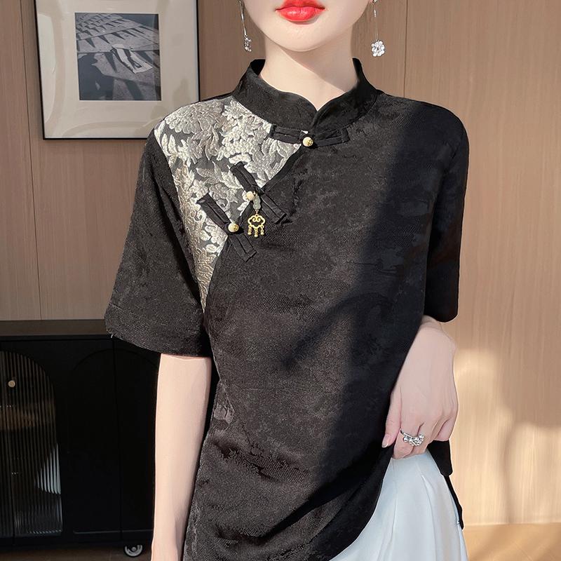 Contemporary Chinese Satin Mulberry Silk Short-Sleeve Stand-Up Collar Shirt with Pan Button Retro Design