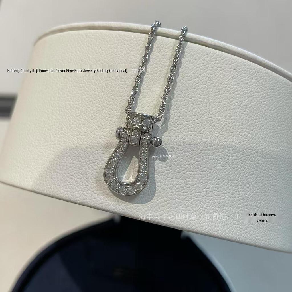 18K Rose Gold Horsebit Necklace with Diamond Inlay for Women