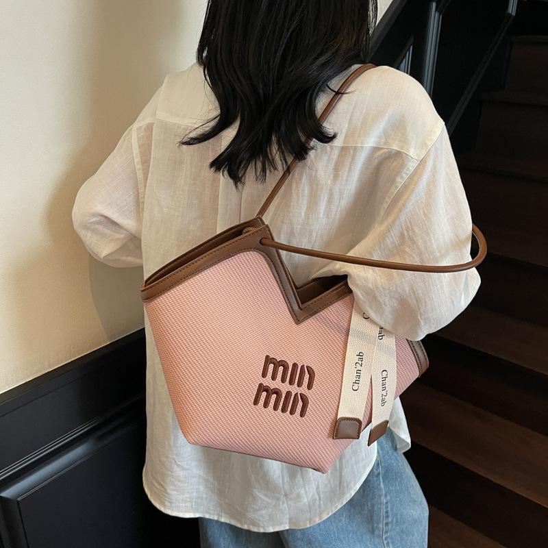 Large Capacity Tote Bag Women's Fashion Versatile Bag Casual Commuter Shoulder Bag