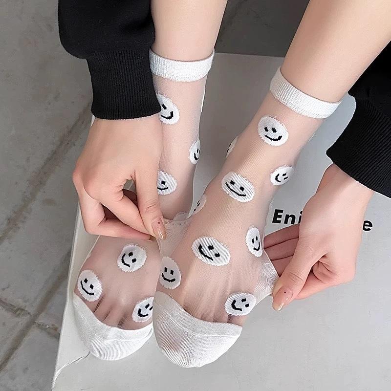 Chaussettes fines transparentes en fibre de verre pour le printemps et l'été, chaussettes mi-mollet pour femmes, souriantes, mignonnes et en coton respirant pour les pieds des étudiants