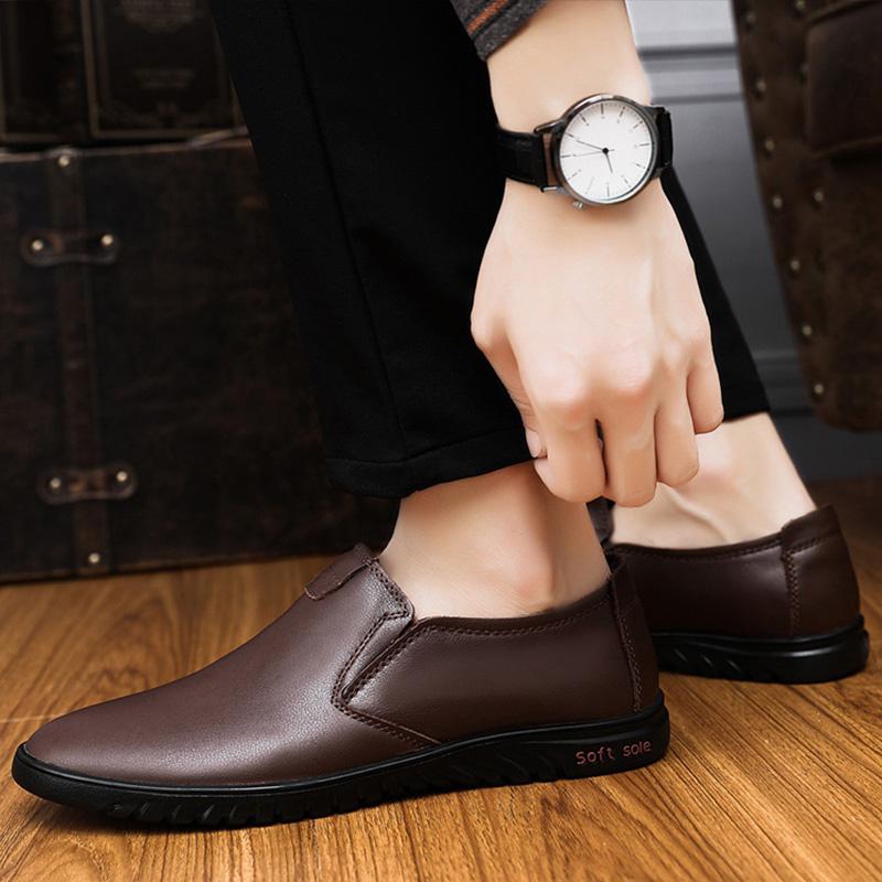 fashion 2024 Men Leather Shoes Moccasins Men's Sneakers Slip On Men Lazy Shoes Lightweight Loafers Male Breathable Outdoor Walking Shoes