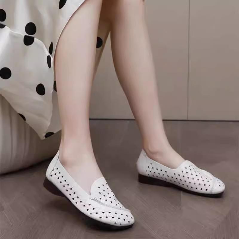 Casual Hollowed-out Women's Shoes Soft-soled Single Shoes, Toe Caps Flat Bottoms New Breathable Crocs