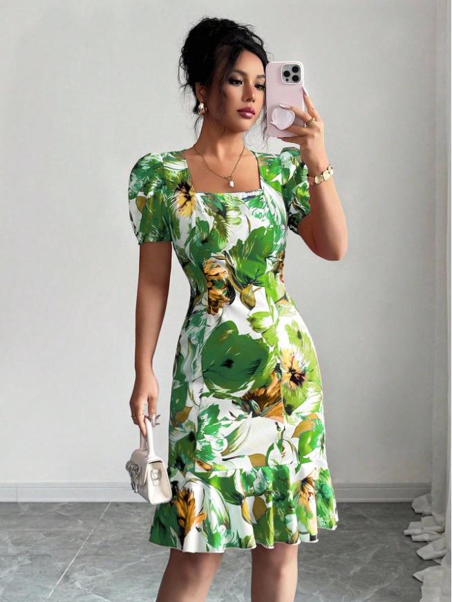 2026 Euro-American Retro Floral Square Neck Puff Sleeve Dress with Cinched Waist and Ruffles