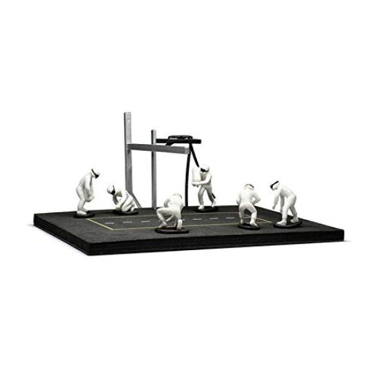 ixo Pit Stop Mechanic Set Mechanic Struts (6 Figures, & Cables, White)