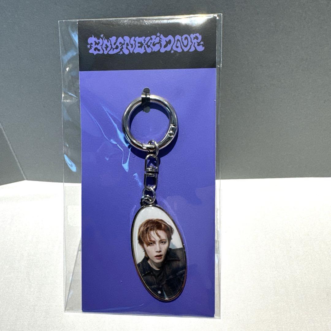 

[Б/У] BOYNEXTDOOR No Genre Metal Брелок для ключей Taesan Popup