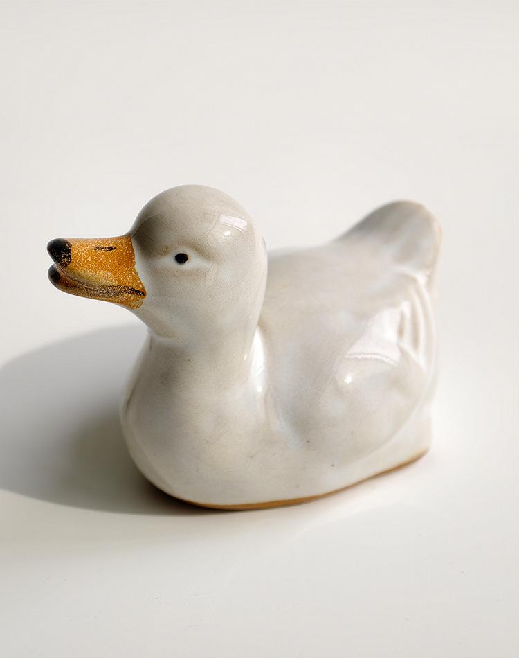 Ceramic White Goose Tea Pet - Hand-painted, Cute Home Decor Desktop Ornament