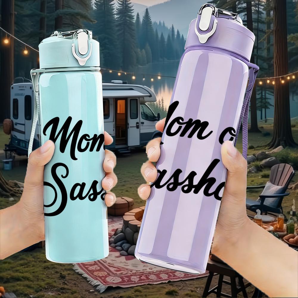 1PC Mom Of Sassholes Cursive Text 750ml Color Plastic Sports Water Bottle Leakproof Flip Straw Lid Suitable for Sports Office Home Use