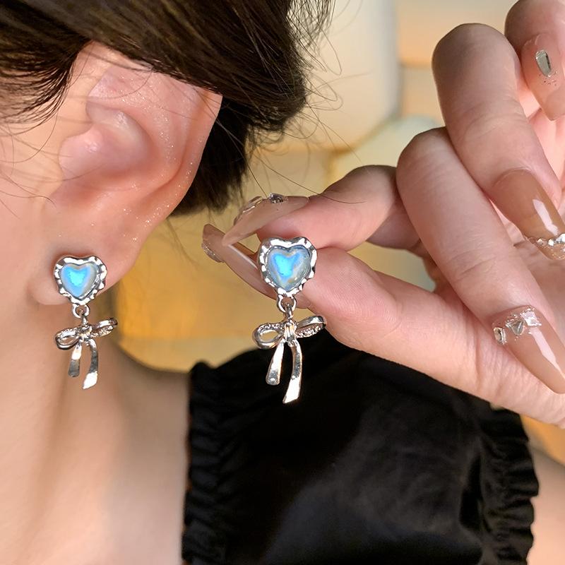 

Новые поступления Niche Advanced Feeling Gradient Blue Crystal Love Bow Серьги для женщин 1 pair