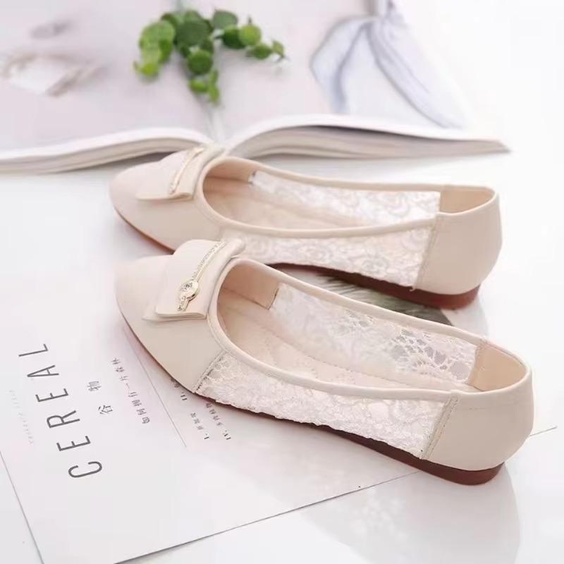 Hollow Breathable Mother Shoes 2025 Spring Summer New Shallow Mouth Fairy Wind Doudou Shoes Soft Sole Comfortable Women's Shoes