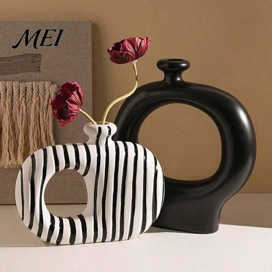 Unique Decorative Ornaments Minimalist Resin Flower Vase, Hollow Circle Art Modern Floral Home Decor Arrangement Holder for Living Room Bedroom Table