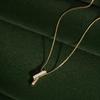 Elegant Geometric Clavicle Necklace with Light Luxury Design