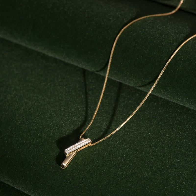 

Elegant Geometric Clavicle Necklace with Light Luxury Design