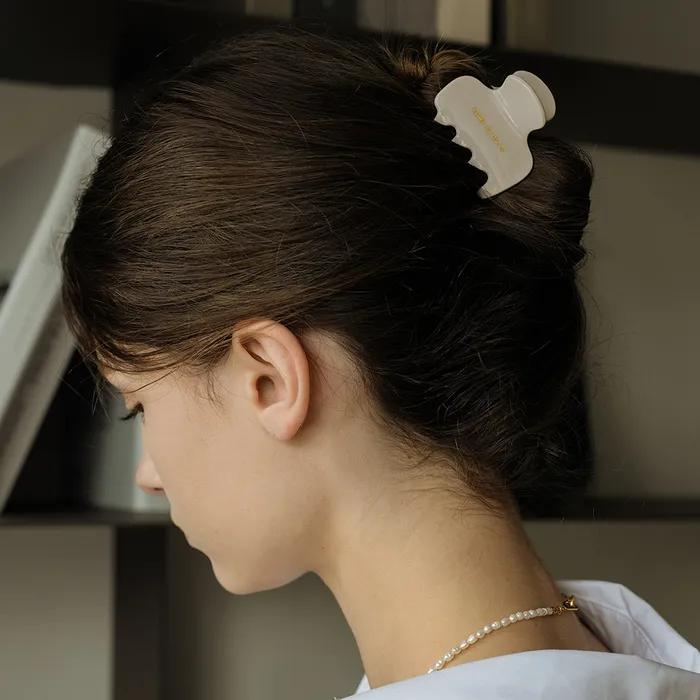 HON009 Classic Mood Hair Claw Clip (M) (Ivory, Black)