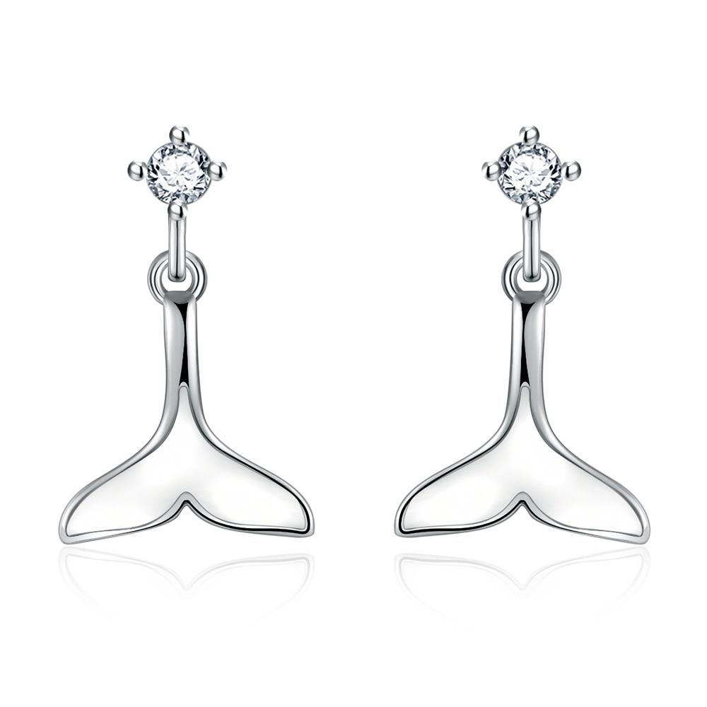 

Beautiful Mermaid Foam Feminine Simple Temperament Forest Style Earrings білий