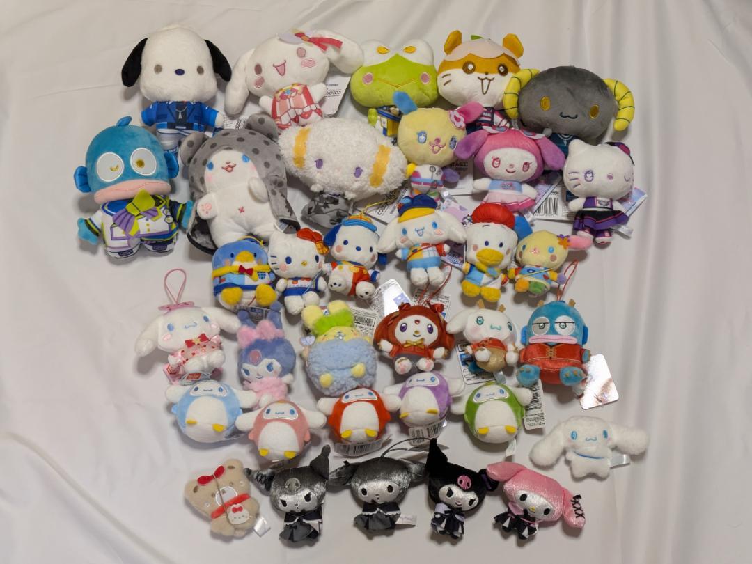 

Був у використанні плюшевий талісман Project Sekai Sanrio, 34 види, набір із біркою