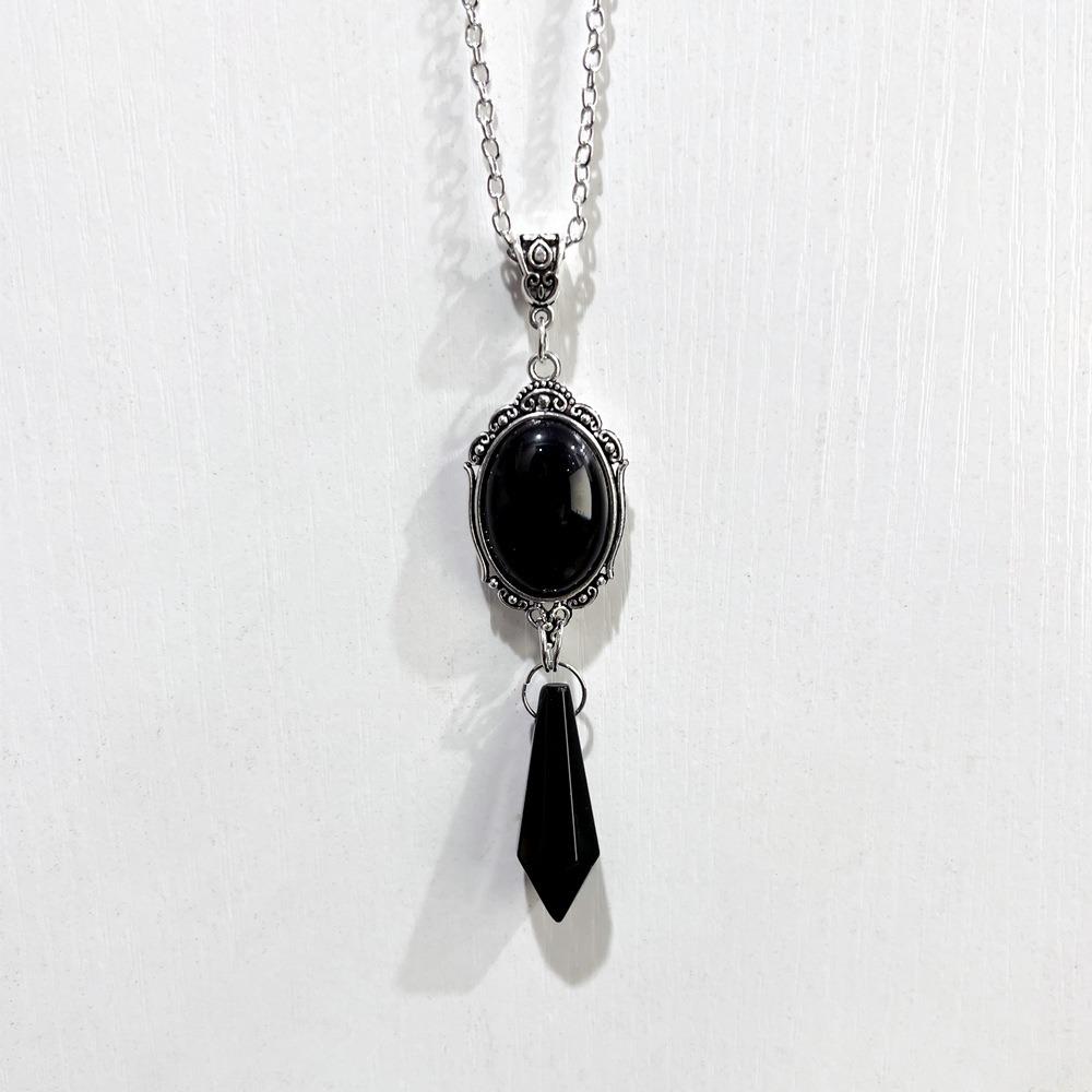 Gothic Vampire Bat Geometric Relief Ellipse Red Crystal Pendant Necklace for Women Halloween Party Charm Witch Jewelry Gifts